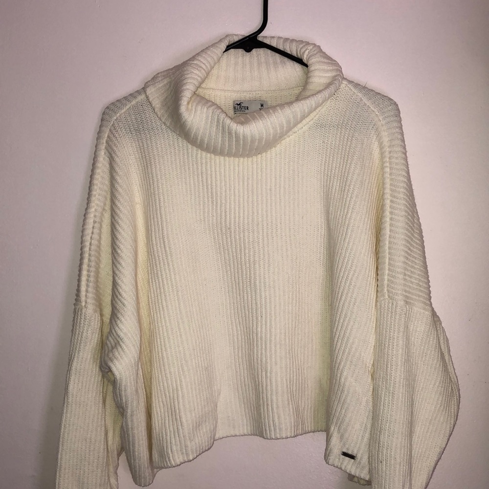 Hollister crop top turtle neck